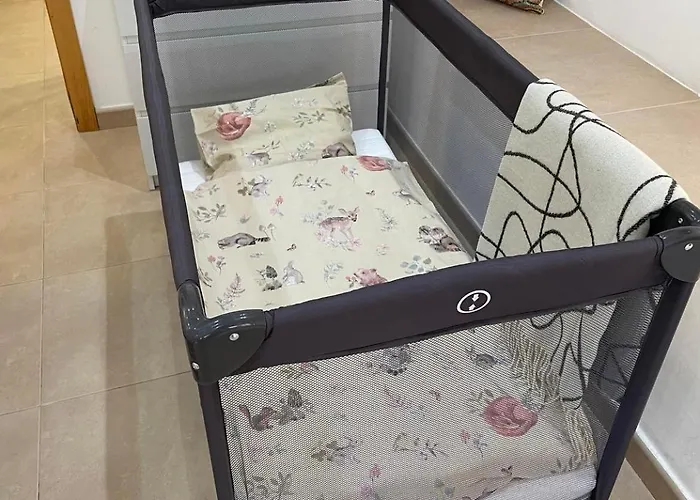 דירה Lovely Ground Floor