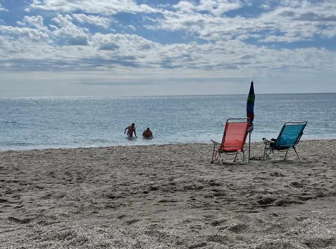 Lovely Ground Floor Apartment *