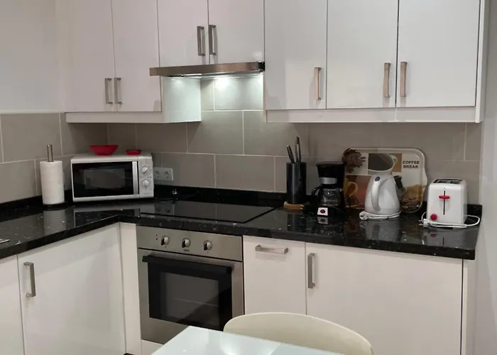 Lovely Ground Floor Appartamento *