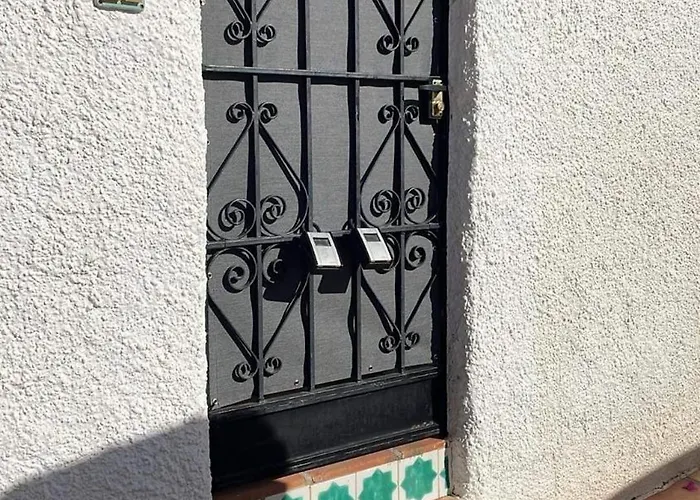 Lovely Ground Floor Apartment *